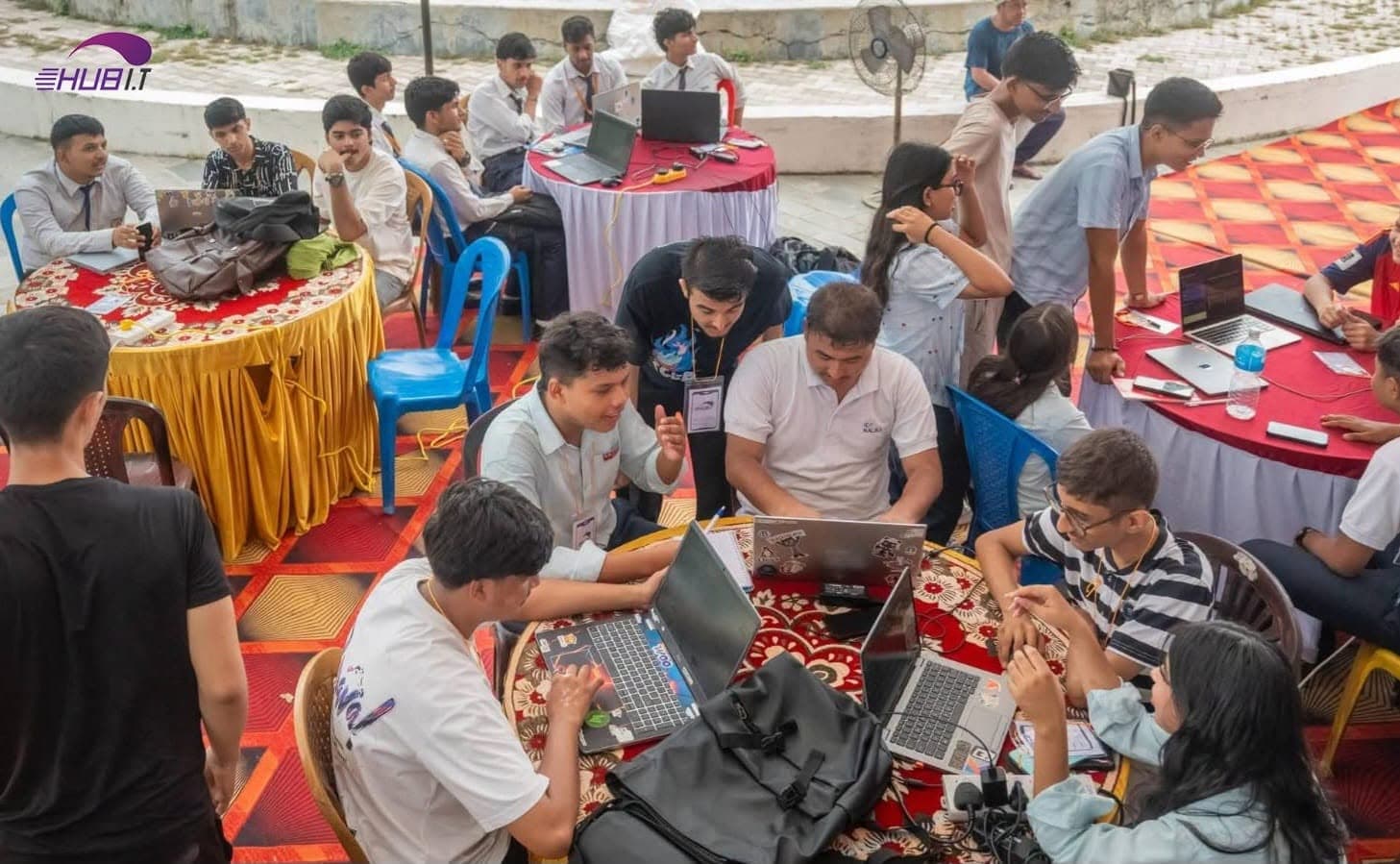 HUB IT GROUP employees during corporate training session